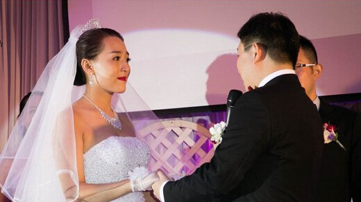 男女公司聚餐相识4小时闪婚 24天后闪离:我们尽力了